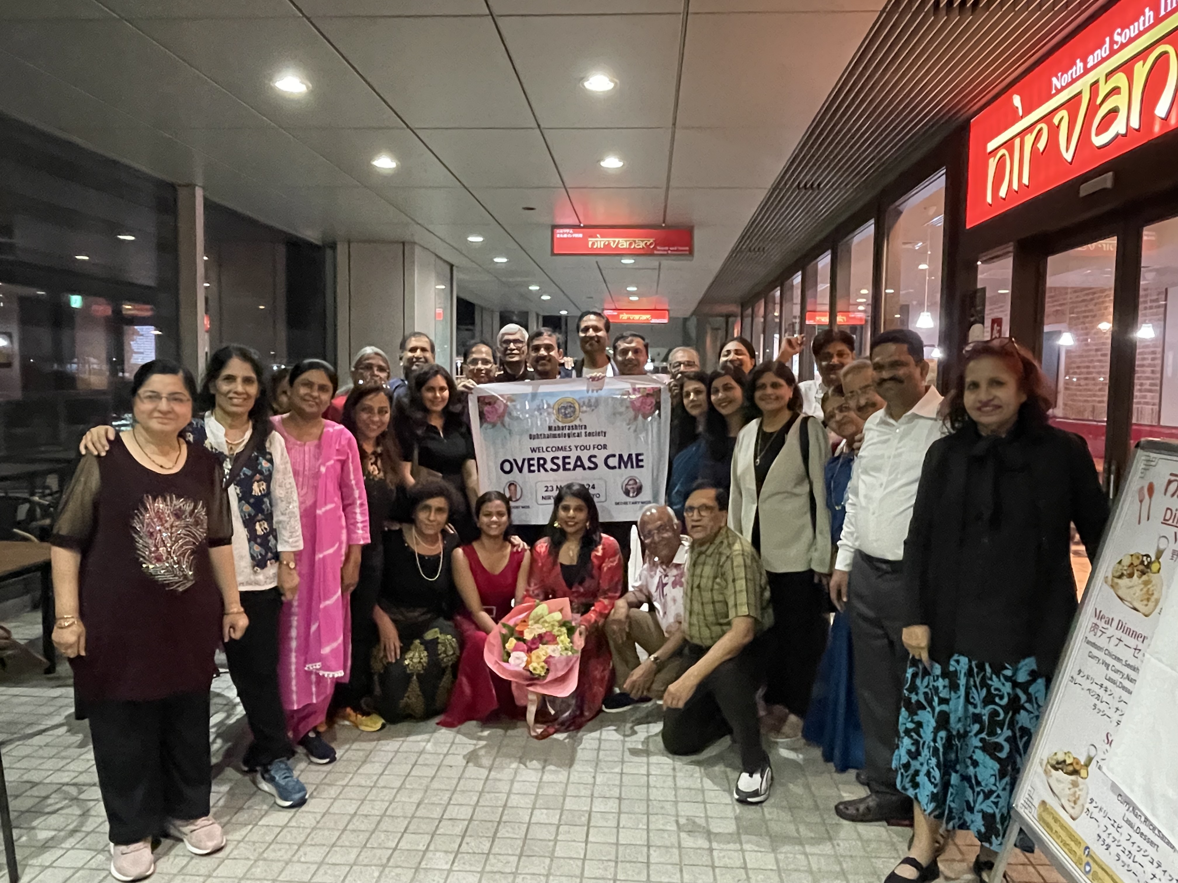 Large international tour group